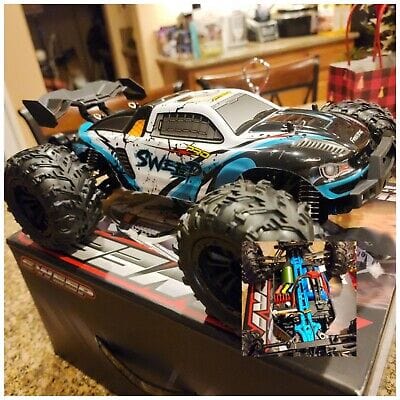 Voiture Télécommandée: 1: 18 Offroad Rc Voiture Avec Lumière Led,2,4 Voiture Télécommandée: 1: 18 Offroad Rc Voiture Avec Lumière Led,2,4