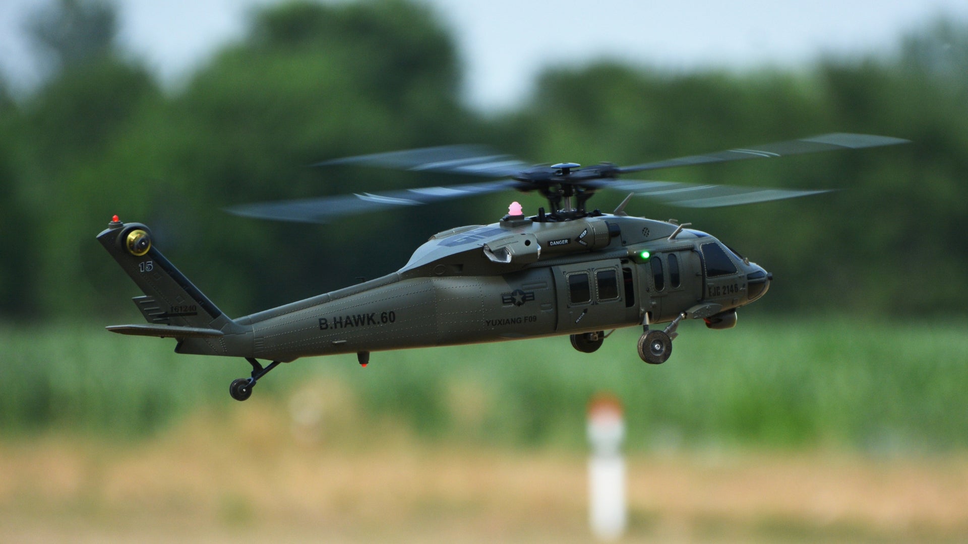 Hélicoptère RC Militaire - BlackHawk K170 | Brushless Hélicoptère télécommandé Bigtoysworld.com
